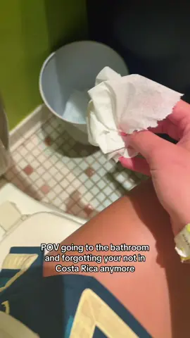 If there’s one thing I don’t miss #costarica #bathroom #relatable #fypage 