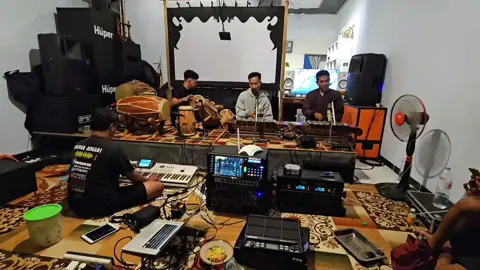 Tanah Airku Versi Campursari #bayumusicponorogo #tanahairku @Mas Cis @Hendra_Kendang @MasPann @teguhsakti @Saktia Manora 