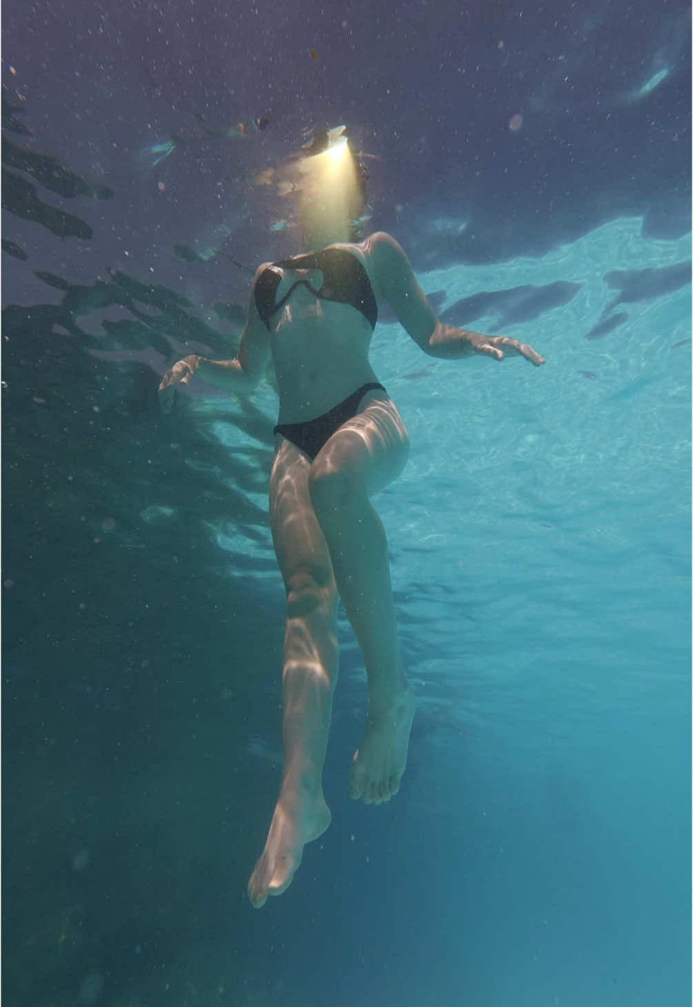 Me and @Emily Ruffell playing with the new line of masks from @Evolve Apnea 🤿 #fyp #explore #freediving #mask 