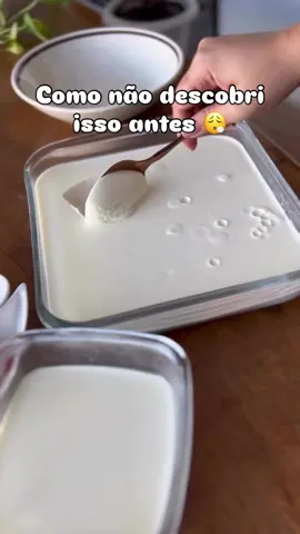 Essa sem dúvidas vai ser minha receita oficial de iogurte natural 🤭🤤🤌🏼 Ingredientes 🥛: 500ml de água em temperatura ambiente 2 xícaras (chá) de leite em pó | 220g (não pode ser composto lácteo) 1 copo de iogurte natural integral | 170g 500ml de água quente Se você fizer já me conta como foi, o que você achou e se deu tudo certo 🤭 E qualquer dúvida estou aqui a disposição ♥️ #iogurte #iogurtenatural #iogurtecaseiro #ReceitaFit #ReceitaFit 