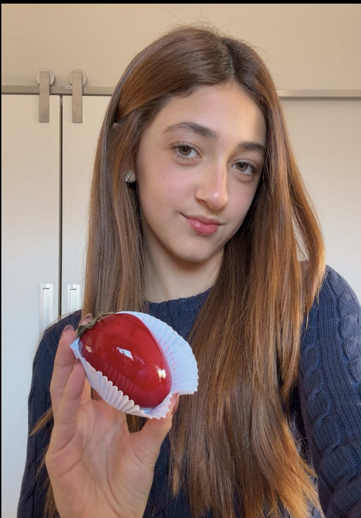 provando morango do amor!#morangodoamor #fyp #viral #trend #camiharger 
