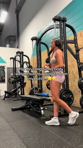 I’m just a girl ✨ #gym #gymproblems #gymgirlsoftiktok #girlswholift #legday #gymhumor #fyp #funnyvideos😂 #viral 