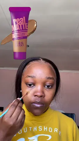Tried the Avon Real Matte Foundation and whew — when they say matte, they mean it! 😮‍💨 It dries fast and doesn’t give you much blending time, so prep that skin and work in sections. Not ideal for dry skin days, but if you love a matte finish, it might be worth a try. #avon #foundationreview #BeautyTok #avonfoundation 