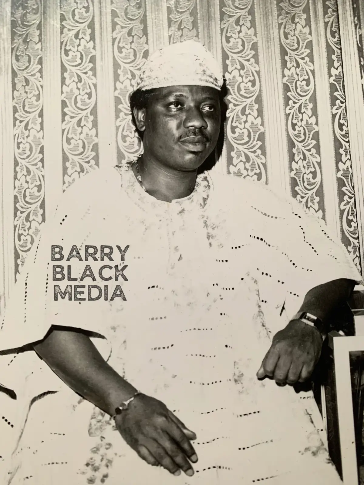 In 1989, he was honored as the Musical Legend of Commonwealth by the Britain Based Nigerian National Union and was Presented by his excellency, Chief Emeka Anyaoku, the then Secretary General of Commonwealth. #SikiruAyindeBarrister #BarryLivesOn #FujiMusic #DimensionalFuji 