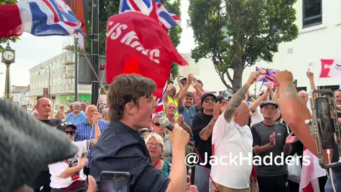 Protester @YoungBobTPUK, who’s been following many of the local protests across the country, led the crowd in a chant of “whose streets? Our streets!” “The Labour government is complicit in importing a foreign culture and foreign people!” #waterlooville #epping #asylumseekers #reformuk #illegalimmigration #uknews #gbnews #asylum 