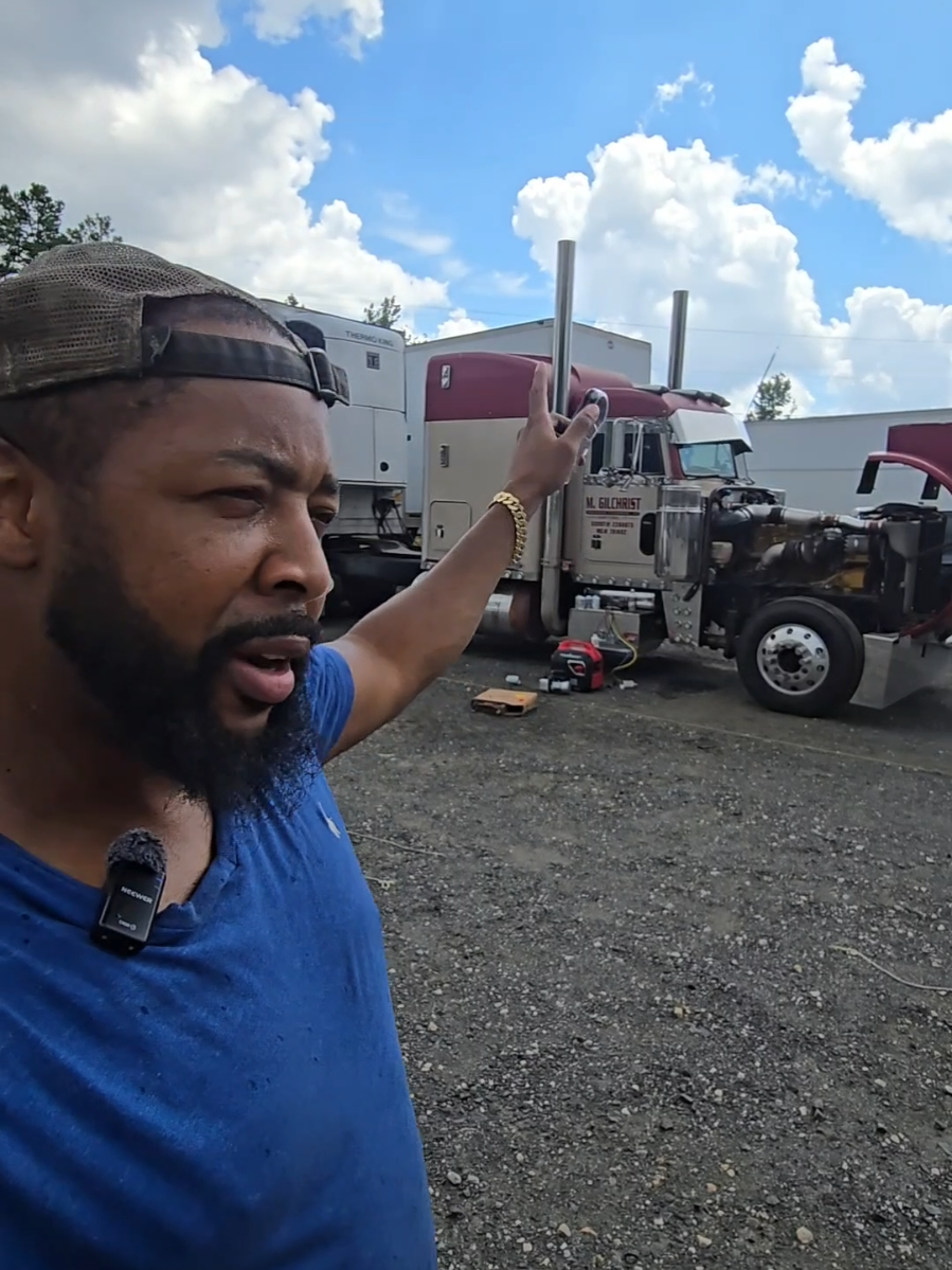 Replying to @gary.washington63 The ac is working again! . . . #ac #repair #mechanic #peterbilt #trucktok #truckersoftiktok #fyp 