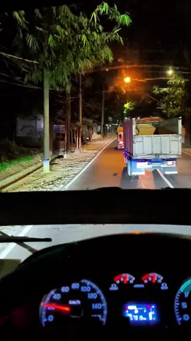 menerobos jam malam..