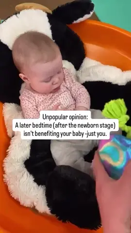 It’s common for parents to lean toward a later bedtime after the newborn stage — often to fit around work schedules, family dinners, or simply to enjoy a few extra cuddly moments. ❤️ But here’s the truth: a later bedtime usually benefits you more than it benefits your baby. . From around 3–4 months onward, babies truly thrive with an earlier bedtime — ideally between 7:00–8:00 PM. And here’s why that timing matters so much: . 🌙 Babies get their deepest, most restorative sleep in the first half of the night. 🌙 Melatonin — the sleepy hormone — naturally rises in the early evening. 🌙 Your baby’s “sleep pressure” (the biological need to sleep after a period of wakefulness) is also peaking. . When bedtime lands during this sweet spot, it’s easier for babies to fall asleep and stay asleep longer. When it’s missed? Overtiredness kicks in — and ironically, that can make bedtime harder, sleep more broken, and wake-ups more frequent. 😴 . So while a later bedtime might feel more convenient right now, a consistent earlier bedtime is one of the best gifts you can give your baby — and your own evening peace too. 💛 . Earlier bedtime = better sleep = happier baby and family. ✨ ✅ Need help getting better sleep — overnight or with naps? I’ve got you: → 3–4 month sleep program (in my bio) → 5–18 month sleep program (in my bio) . 🎉 DREAM DROP SALE is ON! From July 29–31 (ends midnight EDT), get 25% off all my sleep programs and bundles — PLUS a free group coaching call! 💤✨ . Use code DREAM25 at checkout. You can access everything through the link in my bio. I’m so excited! ❤️ . #babysleep #sleepconsultant #babysleephelp #sleeptraining #sleeptips #babybedtime #overtiredbaby #infantsleep #babynaps #earlybedtime #babysleepteam