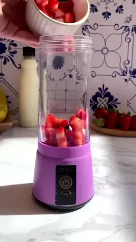 🍓 Mini liquidificador portátil por menos de R$30! 💥 São 6 lâminas potentes ⚡ Carregamento via USB 🍌 Perfeito pra suco, shake e pré-treino 🔋 Dá pra usar na rua, no trabalho ou na academia 📦 Frete grátis disponível! 💡 Ideal pra quem quer praticidade no dia a dia 🔗 Link tá na bio ou nos stories! #AchadosTech #ShopeeAfiliado #LiquidificadorPortátil #TechBarato #PromoShopee #EletroDoméstico
