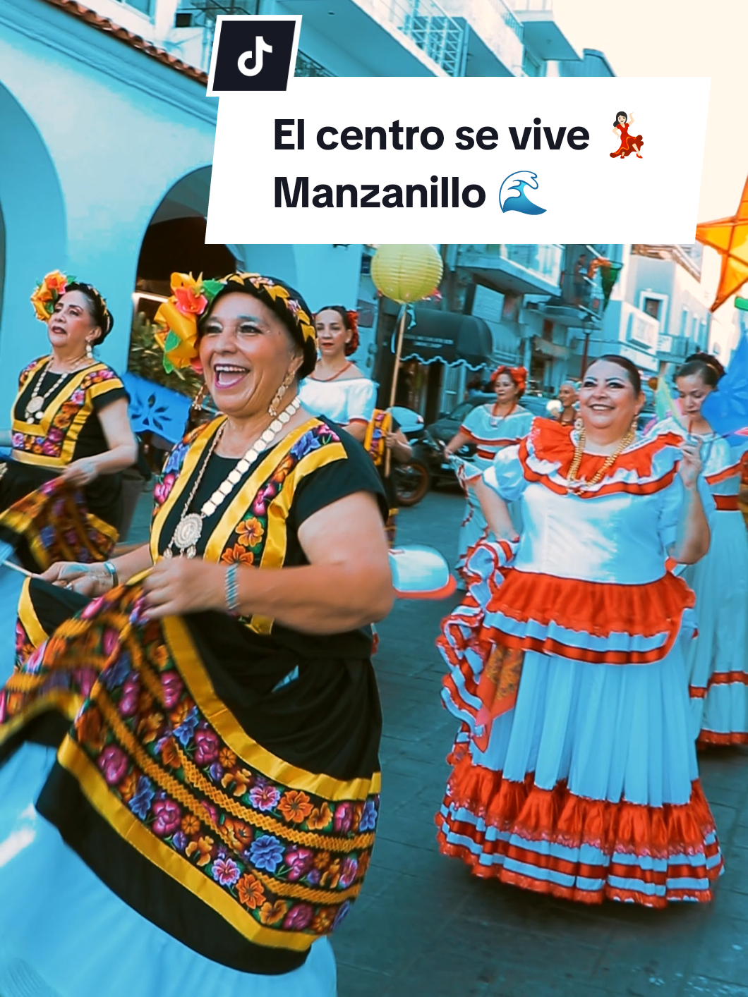 🌊 El centro se vive con música, color y sonrisas, esto no es Brasil es Manzanillo 🫶🏻