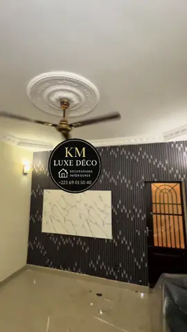 #decointerieure #tasseauxdebois #decotvplace #papierpeint #decoration #renovationproject 