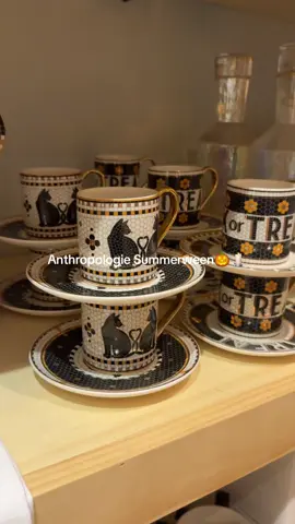 I love all the icon glasses especially the green witch hat!! 🧙🏻‍♀️🧪 @Anthropologie #summerween #anthropologiehome #myanthropologie #ad 