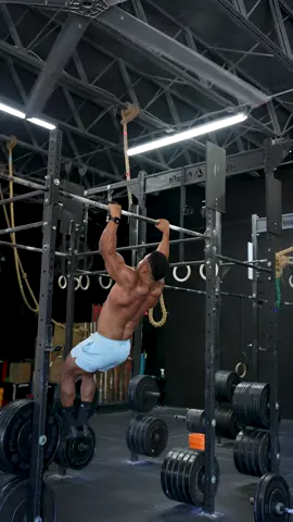 5 rounds of my lungs are about to explode. 😳 Going to start playing with circuits a little bit more often.  I will make sure to post more beginner routines as well.  #crossfit #calisthenics #ﬁtnessmotivation #workoutmotivation #beastmode 