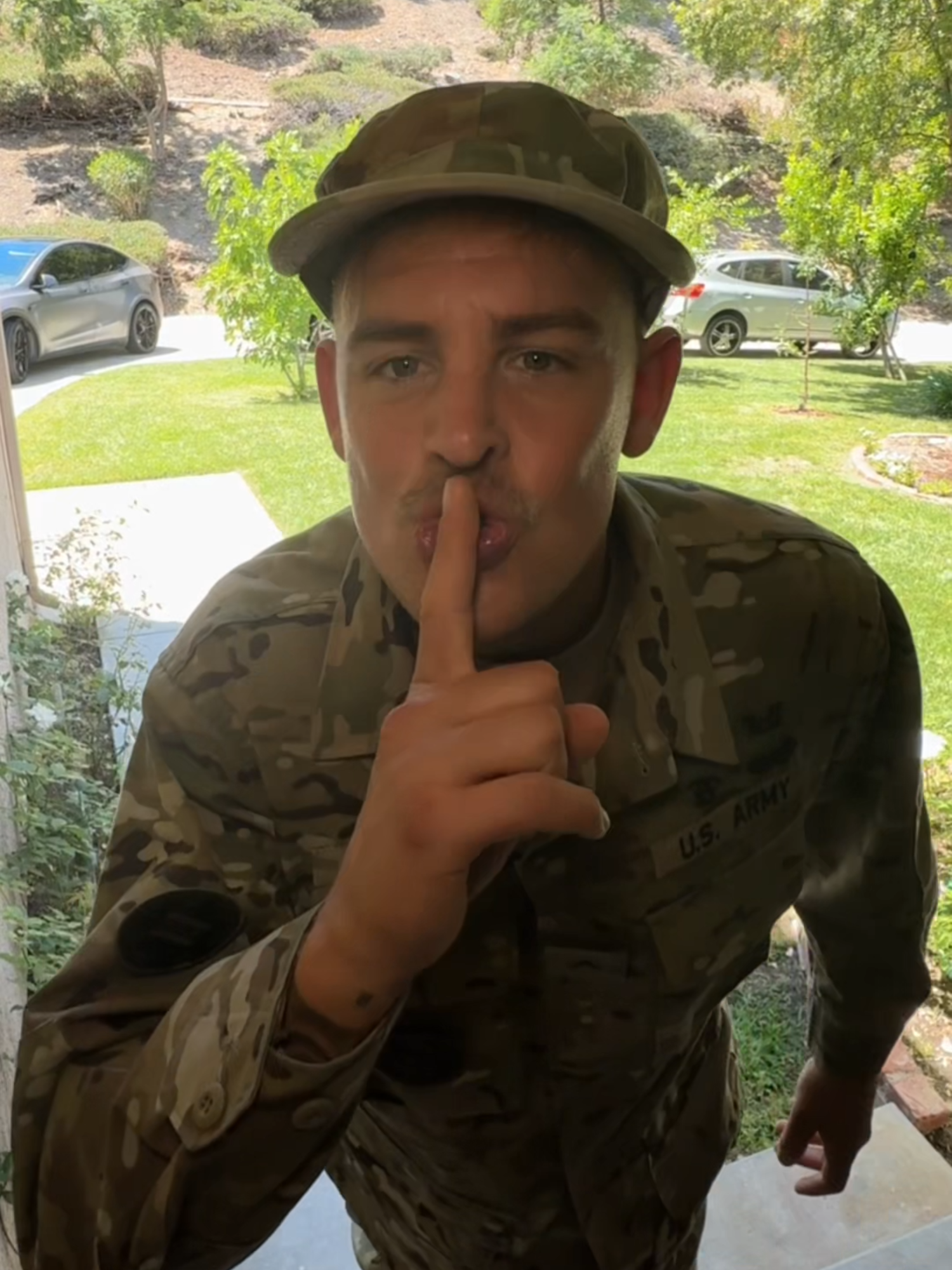 Soldier returns home to surprise his brother 🥹