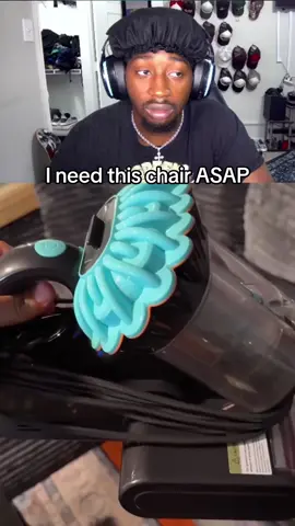 He sold me I need 3 of these now 😭 #presidentlloyd #gamer #gaming #reaction #tiktokreviews #fyp  
