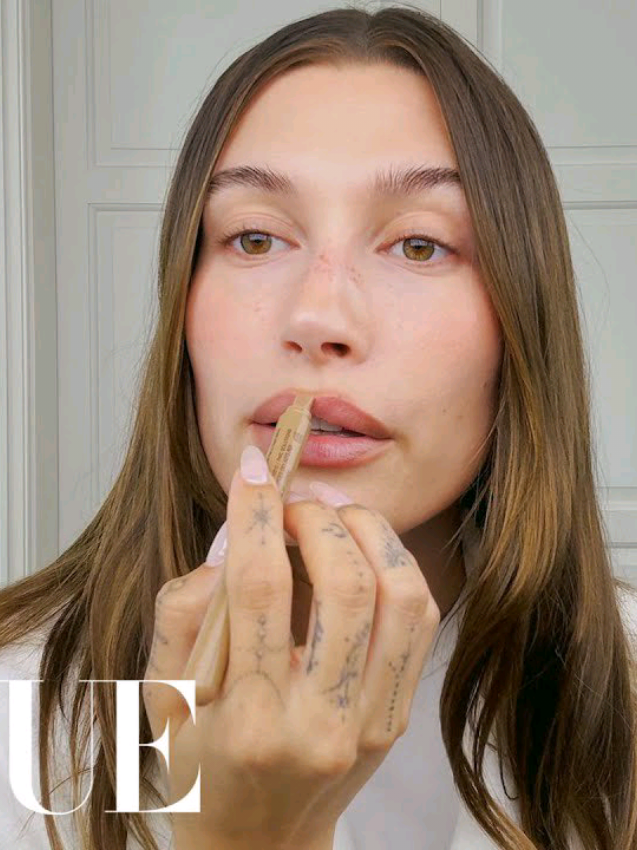 updated video of hailey at vogue beauty secrets 2025✨️💖 #haileybieber #voguebeautysecrets #foryou #rhode #makeup #fashion #haileybiebermakeup 