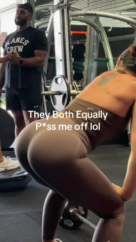 🙋🏾‍♀️ is trying to show me 3 abs  🙋🏼‍♀️ over there throwing ass Can we finish the workout bruh? Lol #FYP #Trainer #Clients #Trending #Gym #LookAtThat 😂 