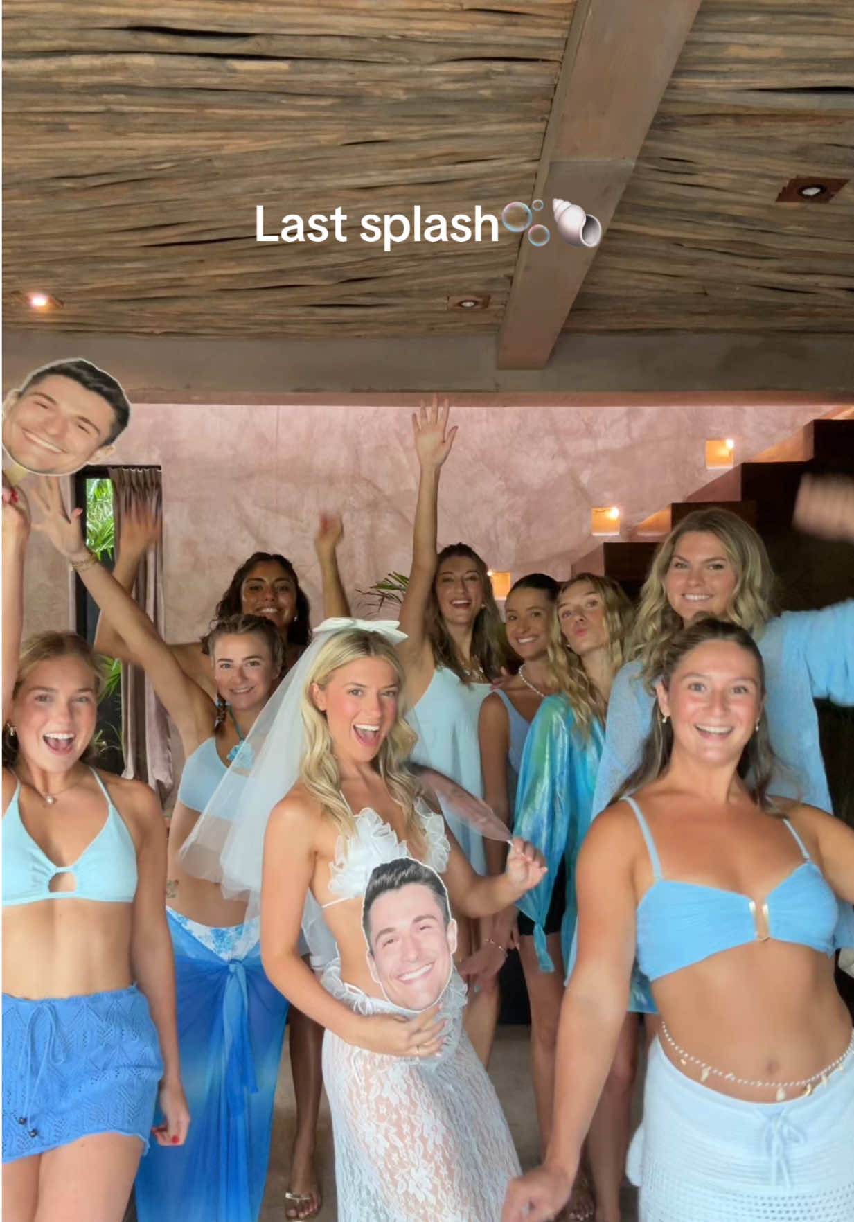 Last splash🩵 #bachelorette #boat #outfitideas #themeparty #bridaltiktok #bridetobe #boatday 