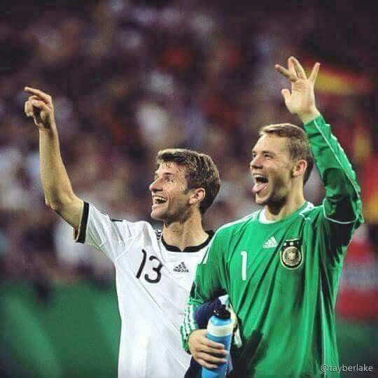 هو فيه مثلك ؟ #manuelneuer #neuer #foryou #pyf #bayern #bayernmünchen #munich #fcbayernmünchen #pov #parati #pyfツ #miasanmia #bayern #bayernmunich #لا #axeratiochallenge #axplor @Manuel Neuer 