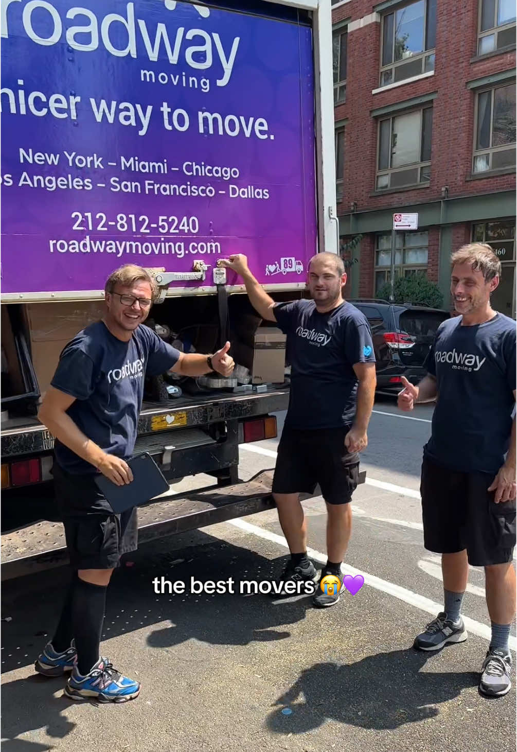 making it look easy!! @Roadway Moving #nycmoving 