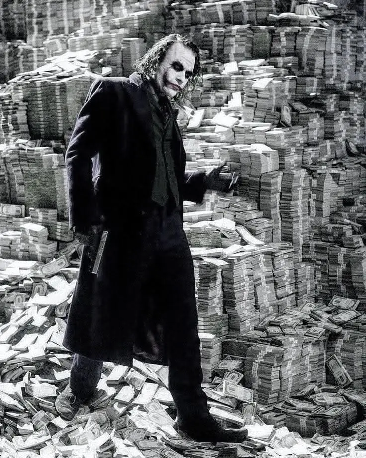 ¿Usted cree que todo en la vida es dinero? Lo invito a que me diga, ¿Dónde venden confianza?, ¿Dónde venden lealtad?, ¿Qué precio tiene un buen amigo (a)? ¿Una buena pareja que te ame sinceramente? ¿Dónde se compra familiares y amigos fallecidos? ¿Con cuánto se arregla una familia destrozada? ¿En qué centro comercial te quitan las penas que cargas? Nada es más valioso que los momentos que pasamos con las personas que amamos, nada es más valioso que la lealtad, sinceridad, el amor, los momentos con cada persona que nos rodea. Aprendamos a valorar. 🖤🖤🖤#guatemalteco❤️🇬🇹 #florida #internacional🇺🇸 