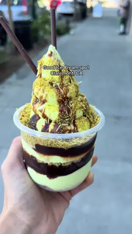Je vous partage mes petites trouvailles des vacances 🍦J’ai kiffé hehe 🍫 Cette semaine je suis en télétravail donc je suis pas à la recherche de food vraiment stylé ou de pépite, mais ça viendra dans les prochains jours promis !  📍 Nobibi Ice Cream & Tea, Claremont, CA  #Claremont #california #icecream #foodspot #dubaichocolate 