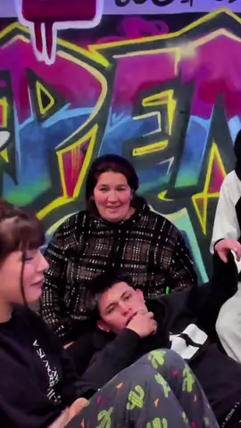 Se va hacer una paj*** #paratii #viral #risas #familia #stremer #kick #clips 
