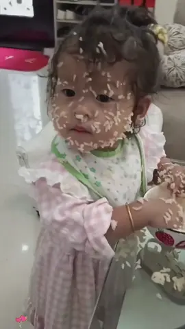 Different feeding methods for babies😂#foryou #funny #funnyvideos #baby #babycute #cute #tiktok #fyp 