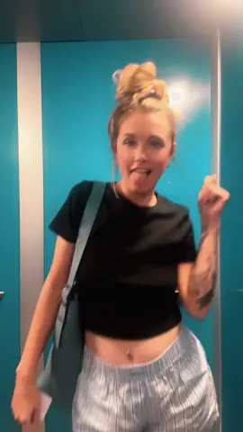 elevator vibes 😅 #fyp #fypage #foryoupage #viralvideo #fypシ゚viral #fypシ゚viral #viral #creatorsearchinsights #fypシ #pjs 