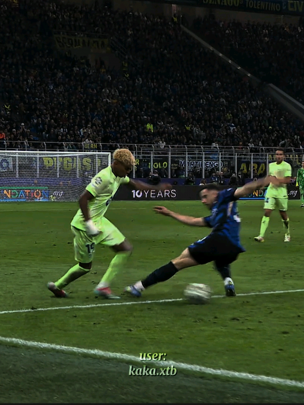 Yamal vs Inter 24-25 (1vs11)         #yamal #lamineyamal #lamine #skillsfootball #liberaltiktok 