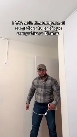 JAJAJA todos traen el mismo cargador 😂 #comedia #humor 