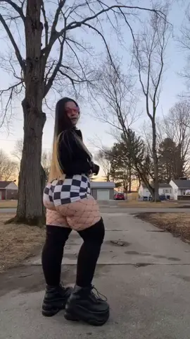 #OOTD #fyp #foryou #explore #explorepage✨ #foryoupage #punk #goth #usa_tiktok #whitegirl #duett 