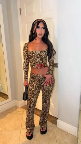 set from @Prettybarbcollection 🐆 #y2k #prettybarbcollection 