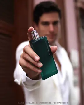Seduction Absolute  No sé si es el perfume o la actitud… pero hoy ando en modo #seduction #Seduction #absolutelynot #absolutecr7 @danilocarreramx_ @ésika Absolute #Publicidad #soyTeamésika #ésika #perfume #perfumedehombre
