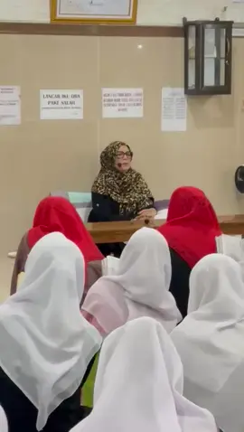 Alhamdulillah, sampun dinten kamis, wancine ngemis dateng gusti Allah,  اللهم حببنا إلى القرآن وحبب القرآن الينا by: SW_NYAI_HANNAH #promoseruweekend #ngajitartil #nyaihannahlirboyo #bunyaihannahlirboyo #alquran #fypシ゚viral #fyp #bunyaihannah #malamjumaat 