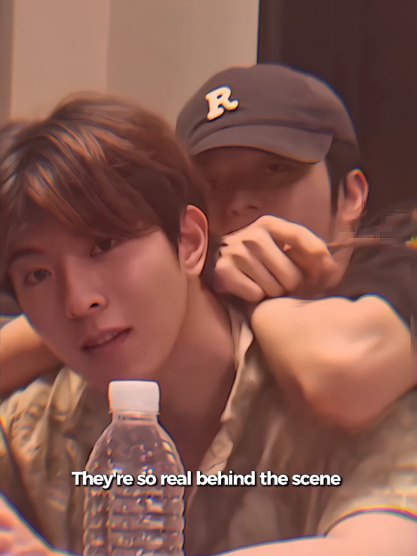 like being shy when got caught??? 😌 #垂涎Desire #DesireTheSeries #ABODesire #XingQiu #QiuDingJie #KIPUKAQIU #eliothuang #huangxing 