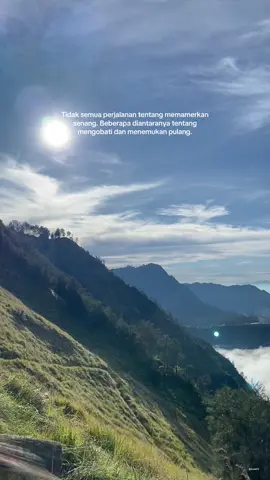 Semakin jauh kaki melangkah, semakin banyak Manusia yang kita temui dengan berbagai karakter dan banyak hal yang perlu kita syukuri #bromotenggersemeru #explorejatim 