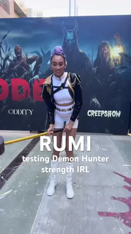 Real life RUMI from KPop Demon Hunters tests her strength 💪🏽😳 #sdcc #cosplay #kpopdemonhunters #fyp #rumi #trending #viral