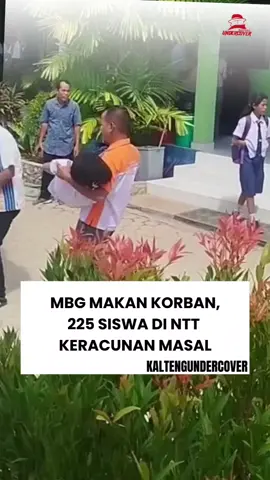 Program Makan Bergizi Gratis (MBG) yang seharusnya meningkatkan kualitas gizi siswa justru kembali memicu kekhawatiran publik. Dalam dua hari terakhir, sedikitnya 215 siswa di Nusa Tenggara Timur (NTT) mengalami gejala keracunan massal usai menyantap makanan dari program tersebut. Insiden ini tersebar di dua wilayah, yakni Kota Kupang dan Kabupaten Sumba Barat Daya. Di Kupang, 140 siswa SMP Negeri 8 dilarikan ke rumah sakit, sementara di Sumba Barat Daya, 75 siswa dari tiga sekolah melaporkan gejala serupa. Rentetan kasus ini menambah daftar panjang insiden keracunan massal dalam pelaksanaan MBG di berbagai daerah. Publik pun mendesak evaluasi sistemik, pengawasan ketat terhadap dapur penyedia, serta transparansi distribusi dan pengolahan makanan. Sumber : schoolmedia.id #mbg #makanbergizigratis #keracunan #keracunanmakanan #kasus 