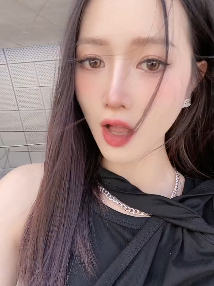Không cần filter vì bản thân đã đủ chill rồi 🧊#xuhuong #tiktokvn #fyp #viralvideo #capcutvn #genzlife #visualcrush #vibeđẹp #gócnghệthuật #tiktokgiaitri