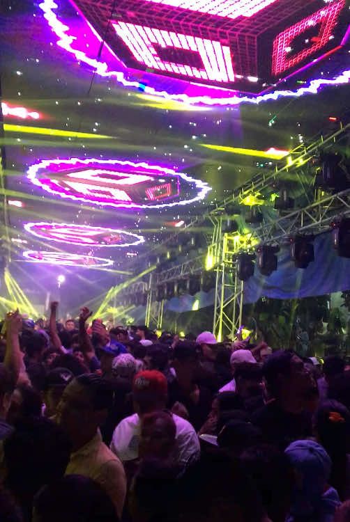 Sunlight Discomovil en el Carnaval Juliano de Santa Ana🔊🔥🥵😍🫶🏻#discomovilessv #topdiscomoviles #fyp #Carnaval #santaana 
