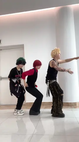 wibu aura farming @Yuri.oo @Kimsea 🌊 #cosplay #bakugou #todoroki #deku #myheroacademia #mha #aurafarming#fyp 
