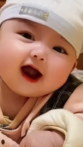 Có ba mẹ nào xin vía bé siêu dễ thương hum ạ#baby#babylove #embedangyeu 