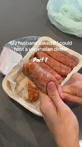 Part 1 of me trying to host a vegetarian dinner, and those sausages are for my kids hahha #DinnerIdeas #EasyRecipe #fyp #tiktokmom #food #veggies 