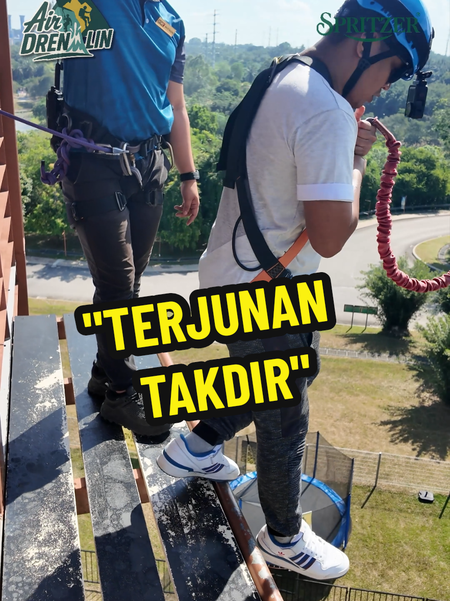Kata suh kite terjun dulu @nurshapie_ last last hmmm rupanye drama semata mata😌 🎬Kaming Suunn New Episode Air Drenalin by #spritzer     #nurkhiriah #wantoostudios #adventurewetlandputrajaya  #wetlandstudiosputrajaya #leapoffaith #challenge 