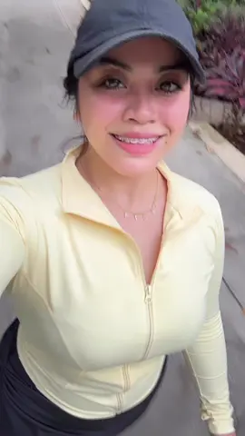 oooh I like this yellow on me 🧈