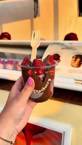female & indonesian owned btw!! Lieben wir 🫶🏼🍓 #chocberry #chocberrybali #canggu #canggubeach #bali #balilife #baliindonesia #baliisland #balitips #baliguide #balitravel #travelblogger #fy #fyp #foryou #explore 