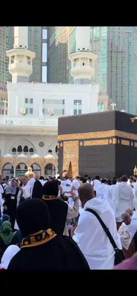 left our hearts there❤️‍🩹#mecca #makkah #masjidilharam #umrohramadhan #madina