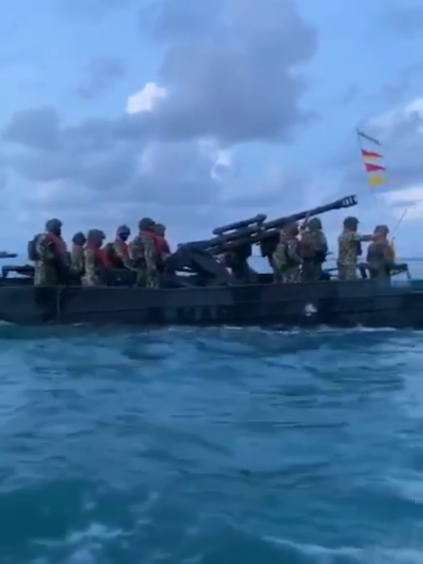 Pendaratan Khusus #komando #marinir #hantulaut #kopasgat #hantulangit #kopassus #hanturimba 
