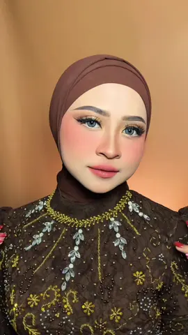 Sekarang jd mouse🐭 besok jd apa lagi hayo😅 Jangan lupa sewa kebaya wisuda di sini ya bagus2 puooolll make up juga bisa mau by team or langsung sm owner🫶🥰 Owner Azizahnurmuhammad Make up by team ANM @Aamhamzahmakeup  Attire by ig @sewa_kebaya_tangerang